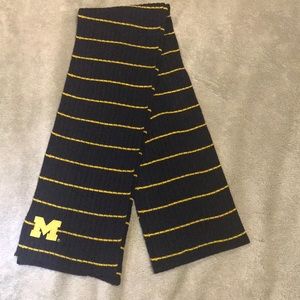 Columbia Michigan scarf 🧣